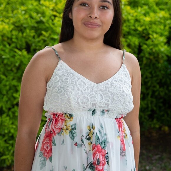 Dressday Floral Maxi Dress With Back Out - Picture 11 of 14
